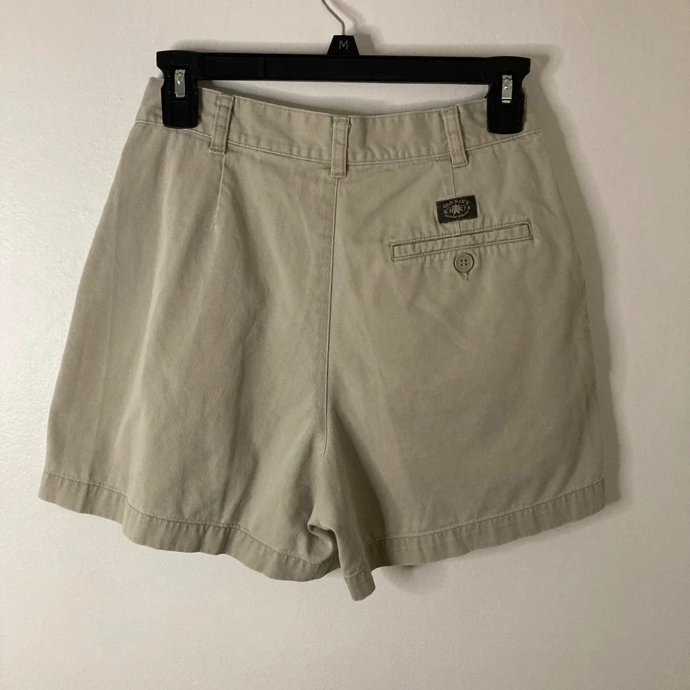 Vintage 2001 Old Navy Pleated High Waisted Khaki Shorts 4 Tan Y2K 100% Cotton